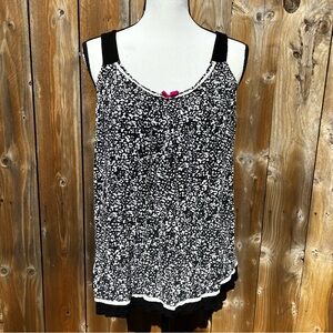 Simply Vera Wang Black and White Composition Notebook Patterned Camisole